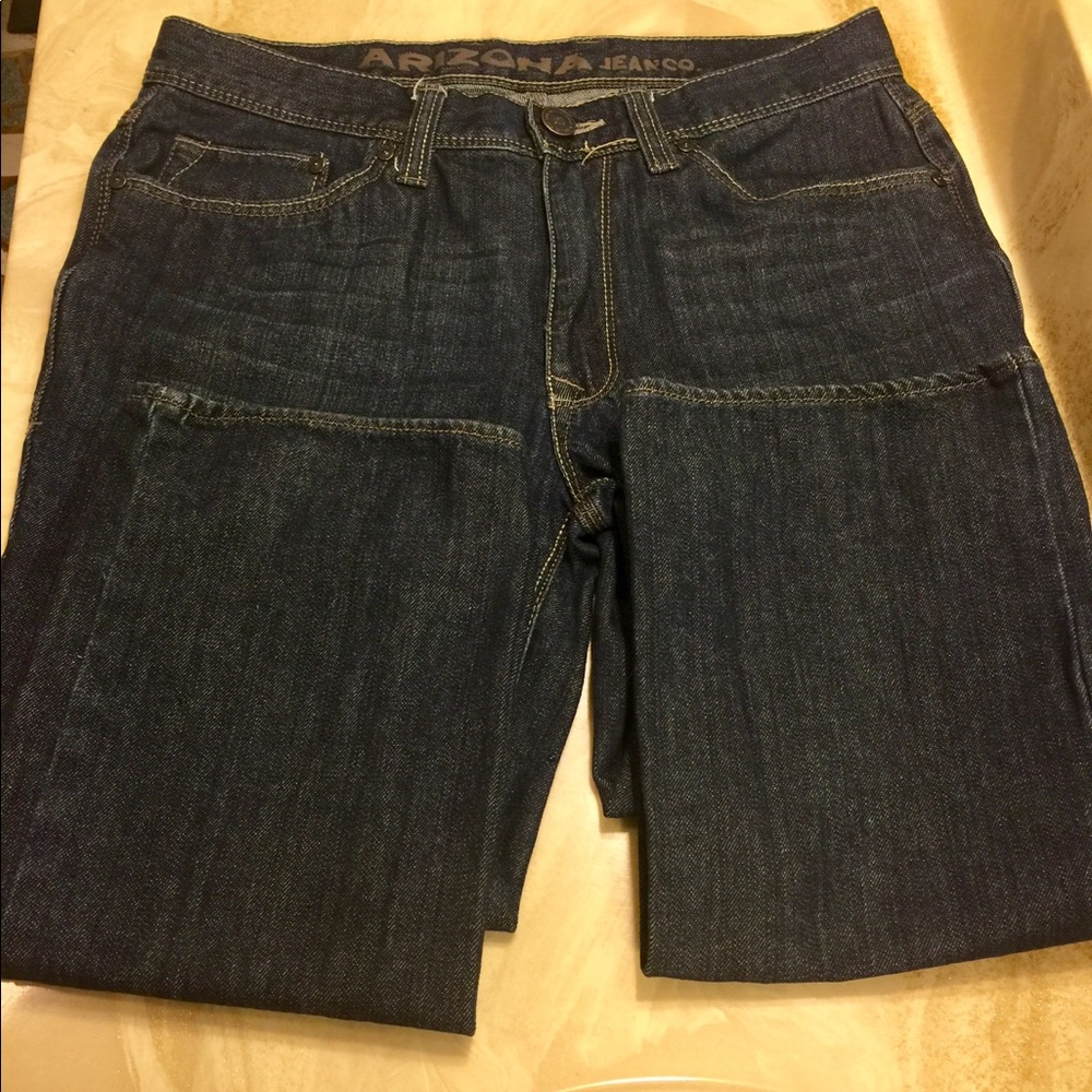 Men's 33W 34L Arizona Skinny Straight Jeans.